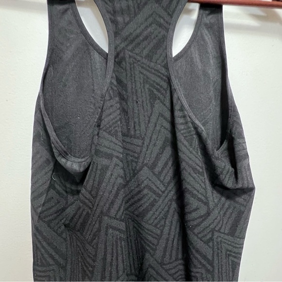 Fabletics Black Racerback Geometric Design Size Medium - Picture 10 of 10